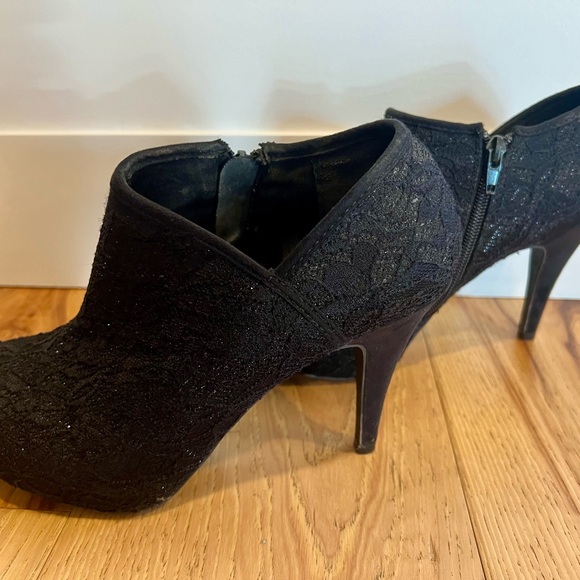 Black lace bootie heels - Picture 3 of 4